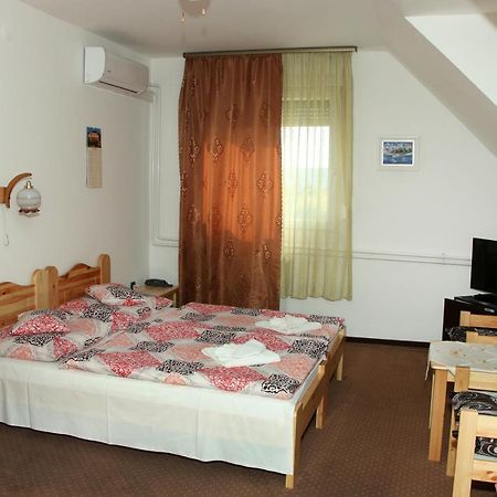Hotel Olympos Panzió Budaörs Zewnętrze zdjęcie