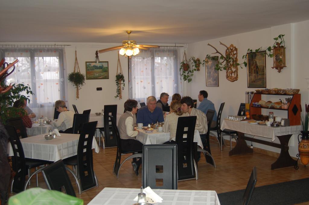 Hotel Olympos Panzió Budaörs Zewnętrze zdjęcie