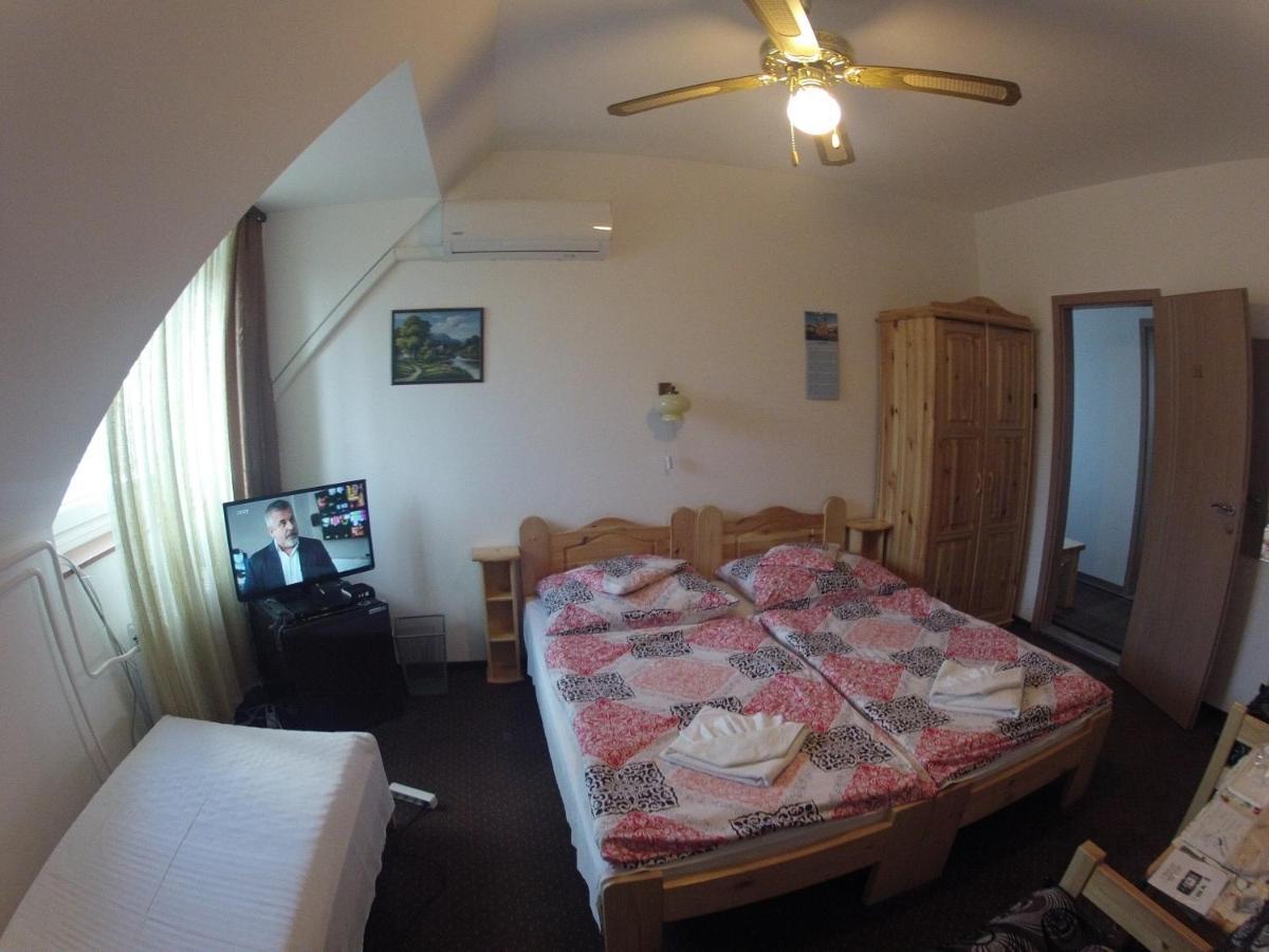 Hotel Olympos Panzió Budaörs Zewnętrze zdjęcie