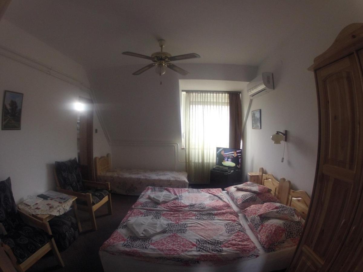 Hotel Olympos Panzió Budaörs Zewnętrze zdjęcie