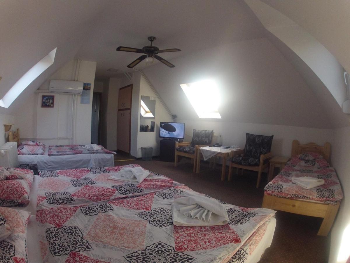 Hotel Olympos Panzió Budaörs Zewnętrze zdjęcie